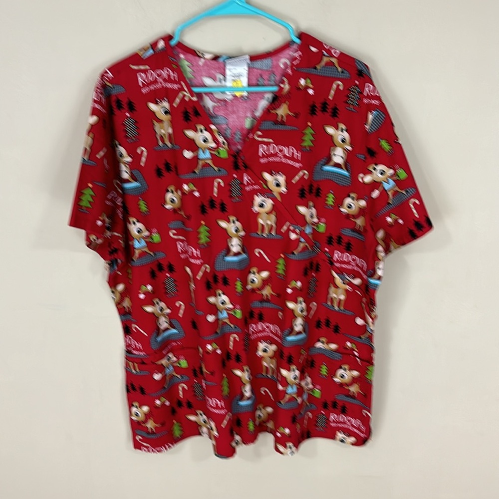 Rudolph the Red-Nosed Reindeer Red Print Cotton Scrub Top  Size 2X